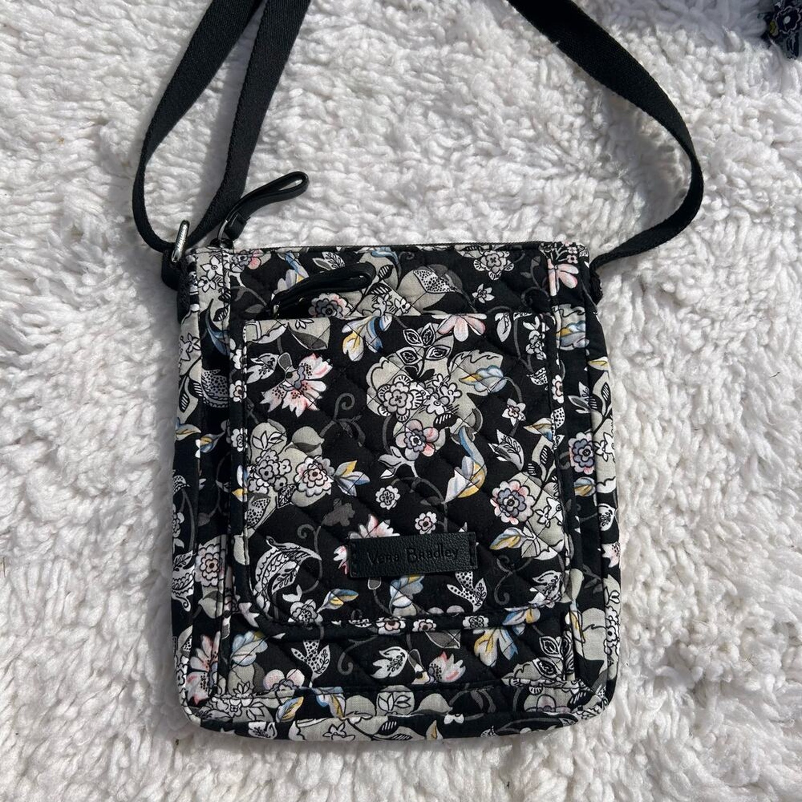 Vera Bradley Black Floral Crossbody 3a Dm